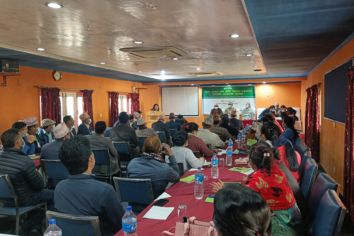 मन्त्री श्रेष्ठद्वारा सुदूरपश्चिमका मुक्त हलिया र वादी समुदायको निरीक्षण