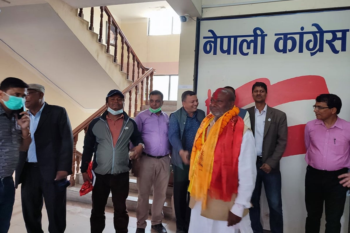 लोसपाका केन्द्रीय सदस्य यादव कांग्रेसमा प्रवेश