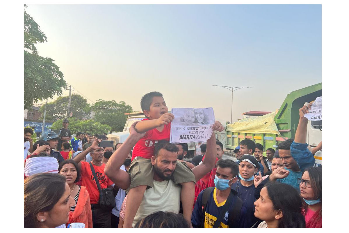 युवती मृत्यु प्रकरण : चौकी घेराउ गरेको समाचार संकलन गर्न गएका पत्रकारमाथि प्रहरीको दुर्व्यवहार