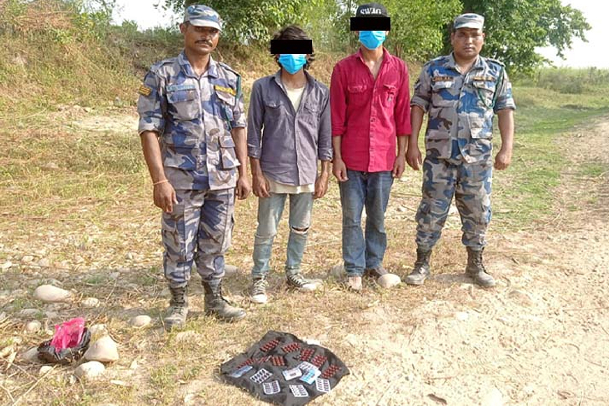 लागूऔषधिसहित दुई जना पक्राउ