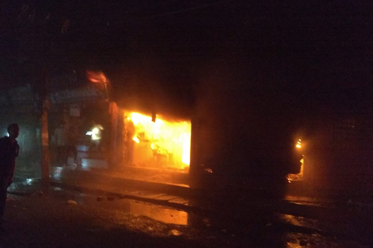 सात घण्टापछि चितवनमा लागेको आगो नियन्त्रणमा