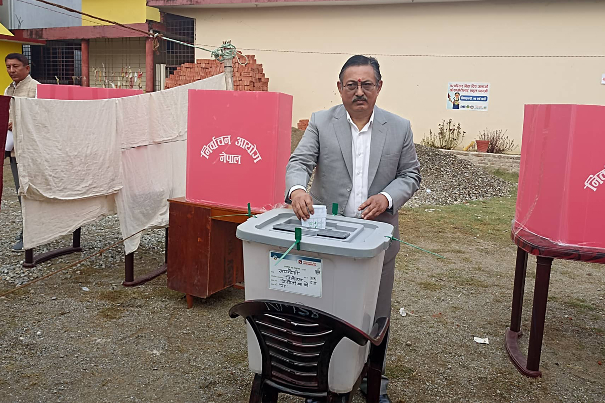 गृहमन्त्री खाँणद्वारा मतदान