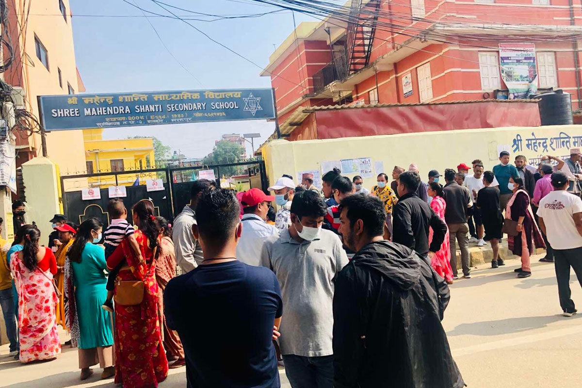 आधा समयमा ३५ प्रतिशत मतदान