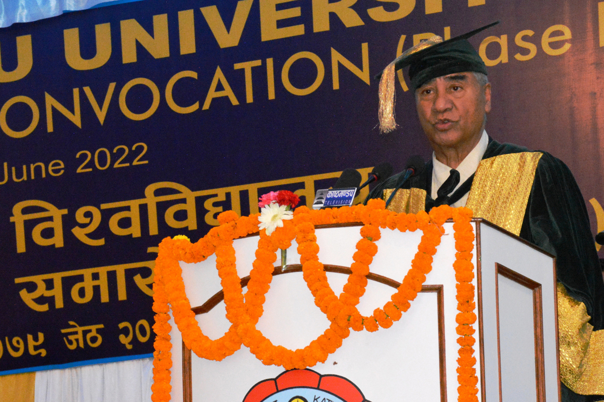 केयूको दिक्षान्तमा प्रधानमन्त्री देउवाले भने– बेरोजगारी अन्त्य गर्ने शिक्षा दिनुस्