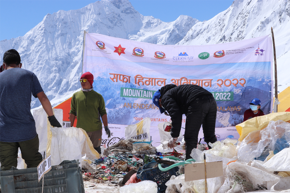 सफा हिमाल अभियानबाट ३३ हजार ८०० किलो फोहोर संकलन