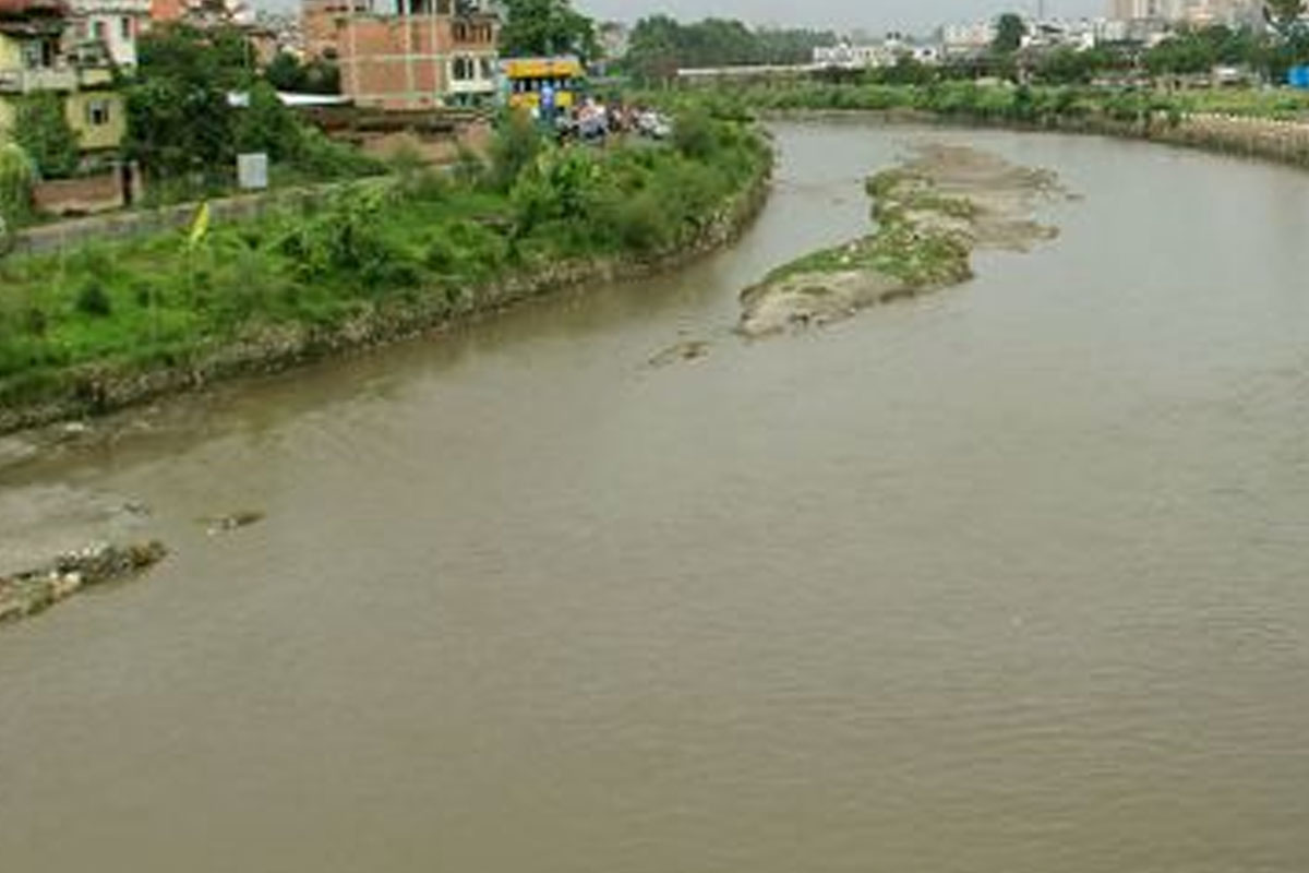 कान्छो श्रीमान‍्सँग बस्न नपाको भन्दै एक महिलाले बागमतीमा हाम फालेपछि...
