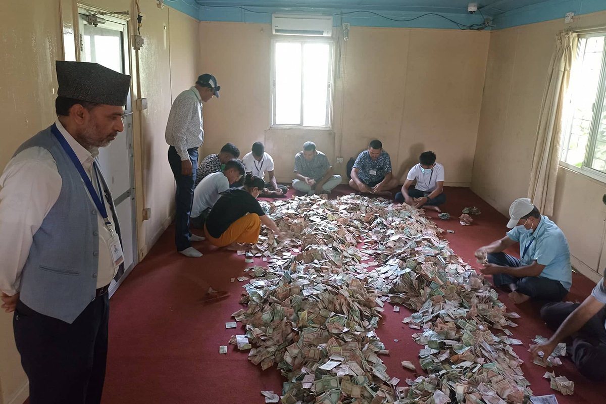 लुम्बिनीमा दानपेटिका खोलियो, पैसा गन्न चार दिन लाग्ने
