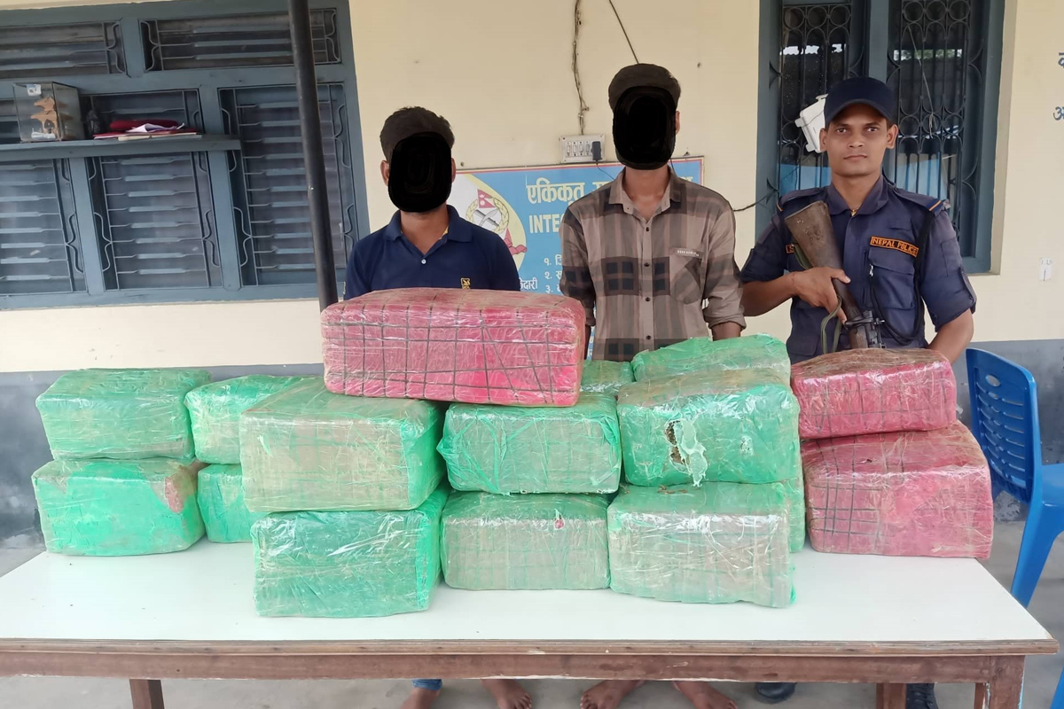 ९० किलो गाँजासहित दुई भारतीय पक्राउ