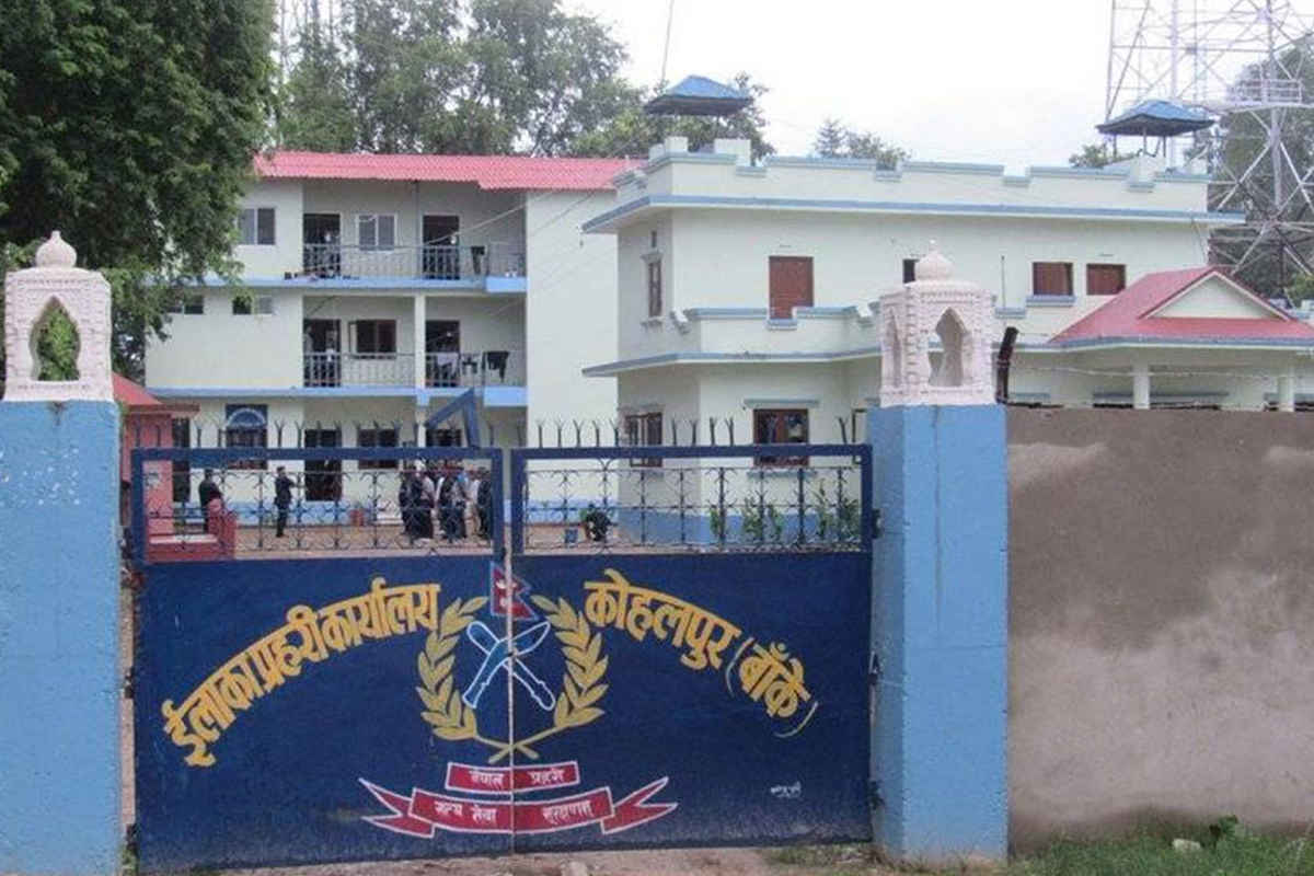 मध्यरातमा हिरासतकी महिलालाई असईले कोठामा लगेपछि...