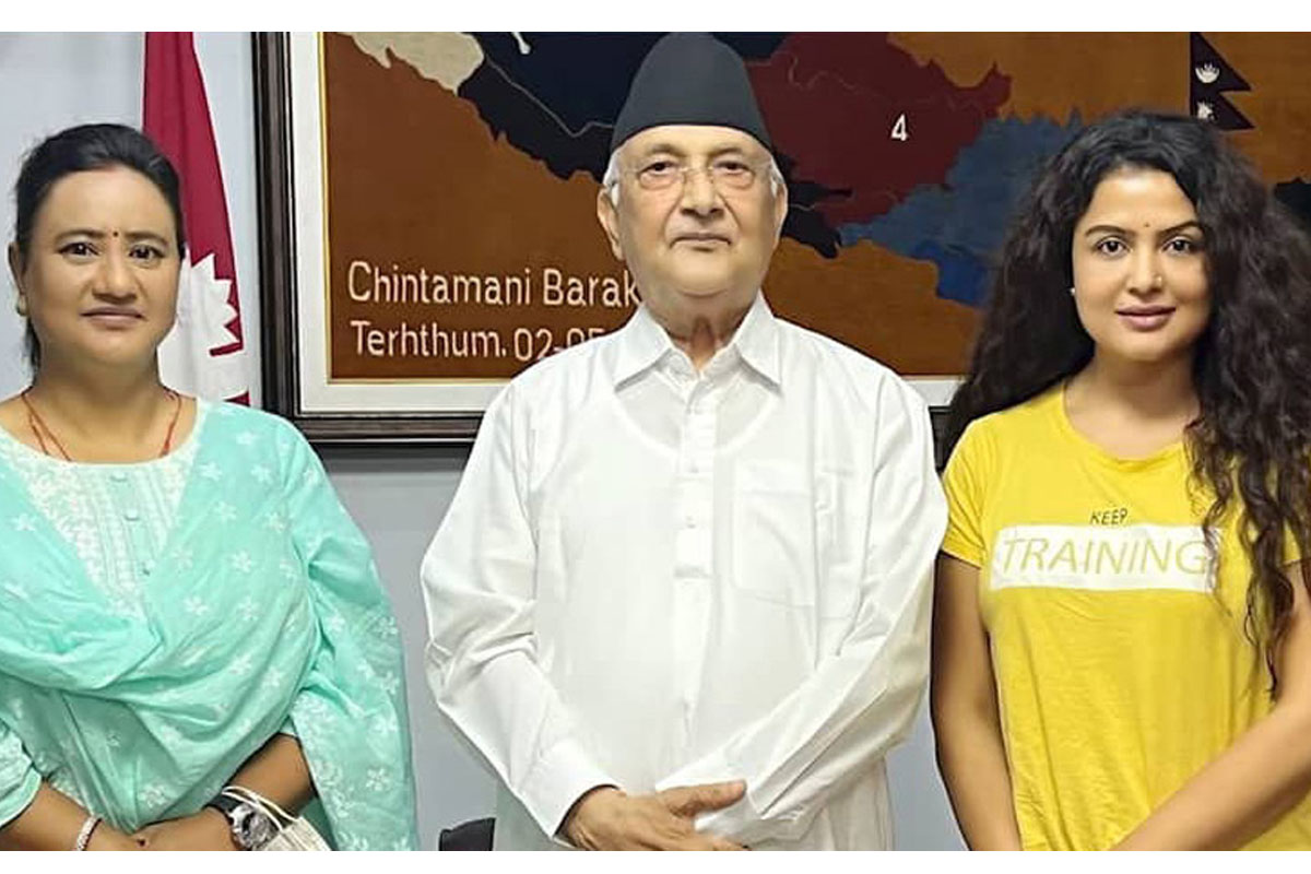 ओली भेट्न बालकोट पुगिन् रेखा थापा