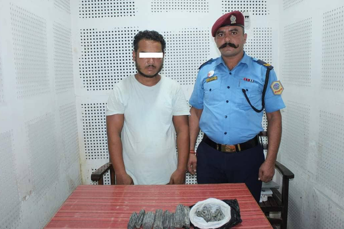 एक किलो चरेशसहित धनगढीबाट एक जना पक्राउ