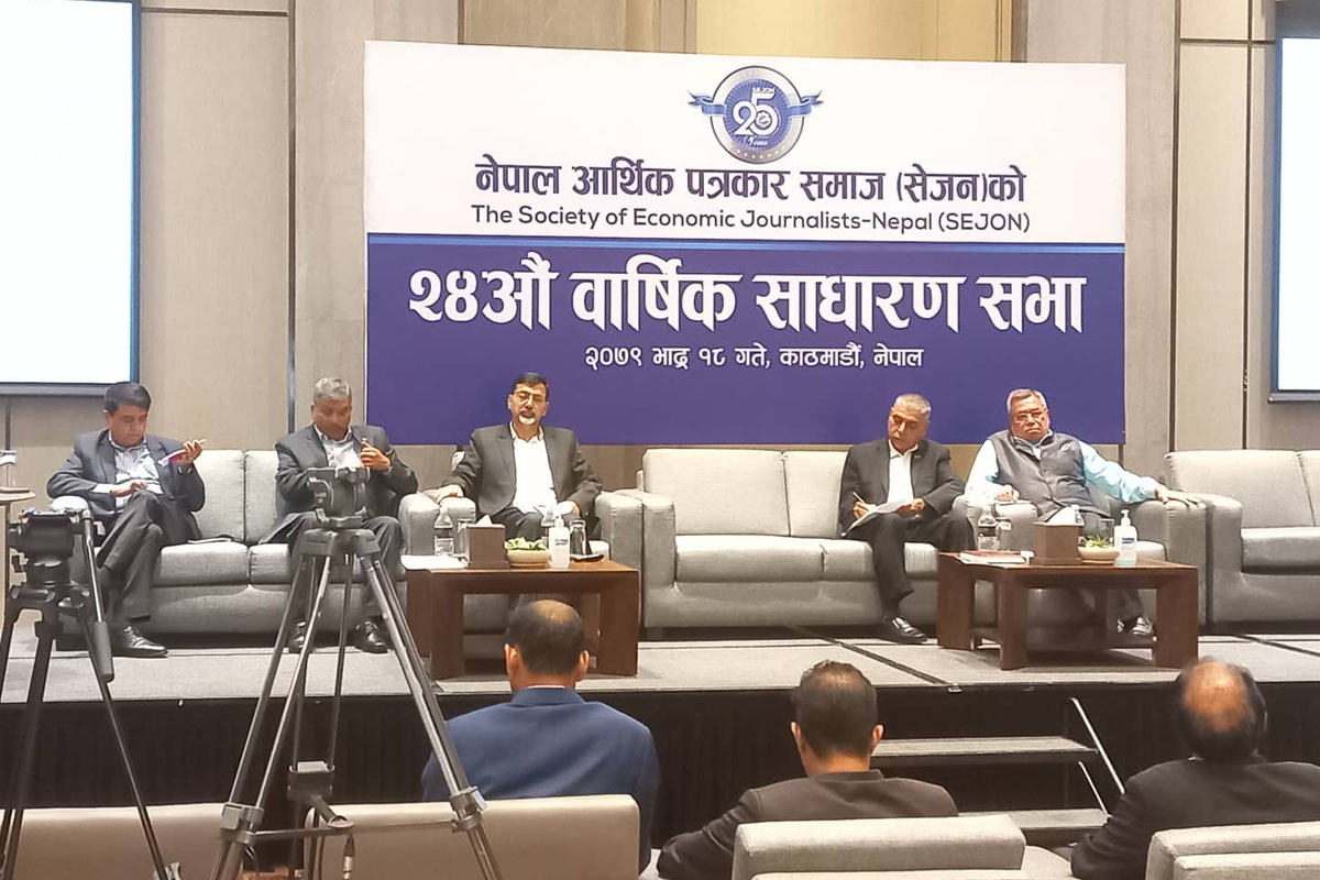 नेपालको अर्थतन्त्र सुधारोन्मुख रहेको अर्थमन्त्री शर्माको भनाई