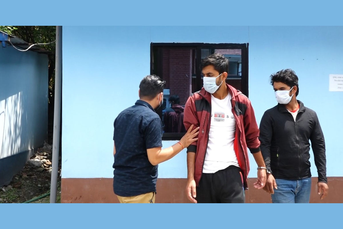 टिकटक बनाउने बहानामा मोटरसाइकल चोरी गर्ने समूह पक्राउ