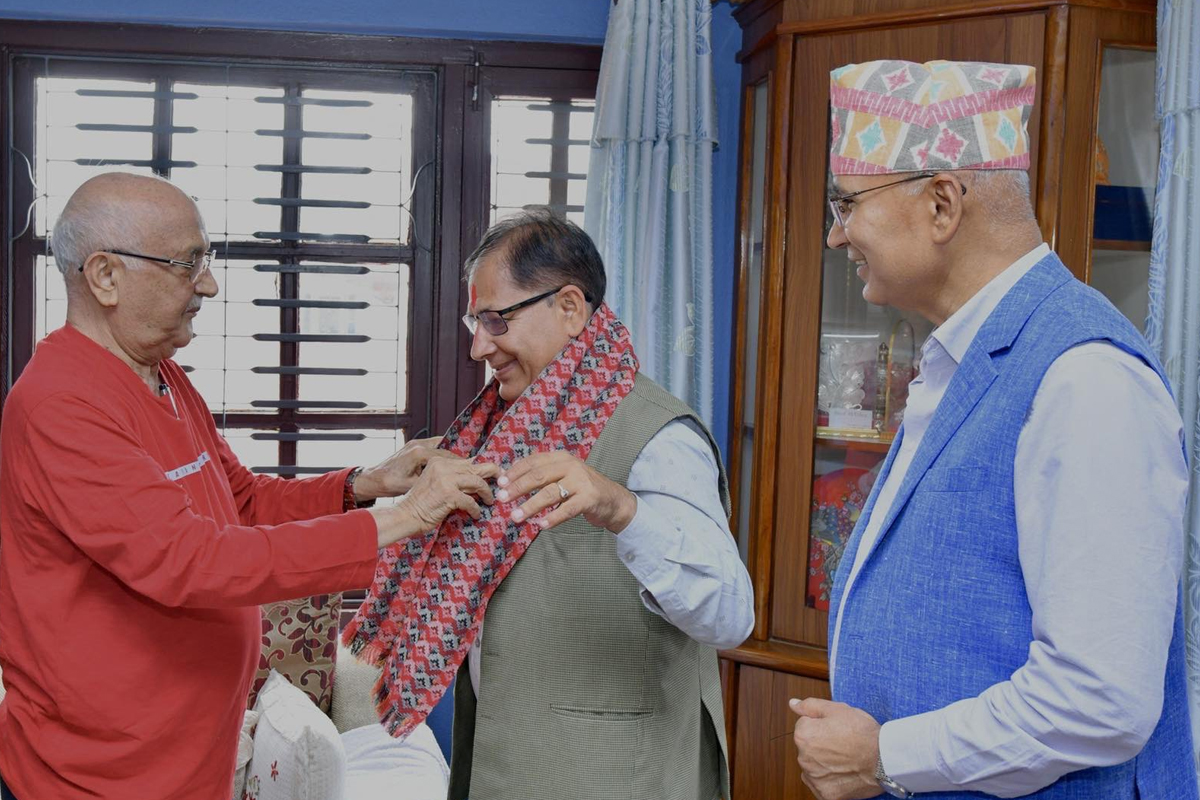 एमालेमै फर्किए बालकृष्ण चापागाईं