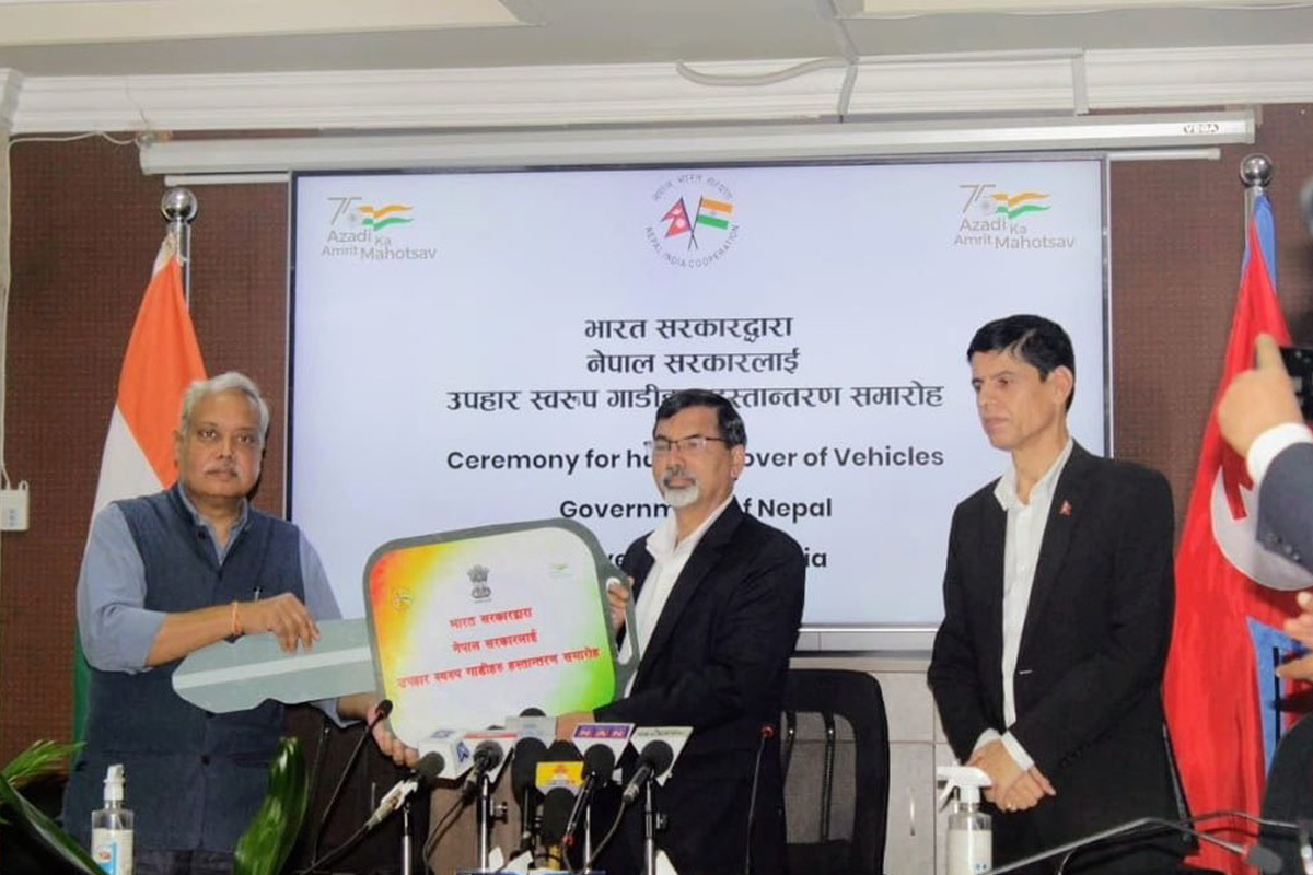 भारतले नेपाललाई दियो चुनाव लक्षित २०० गाडी उपहार