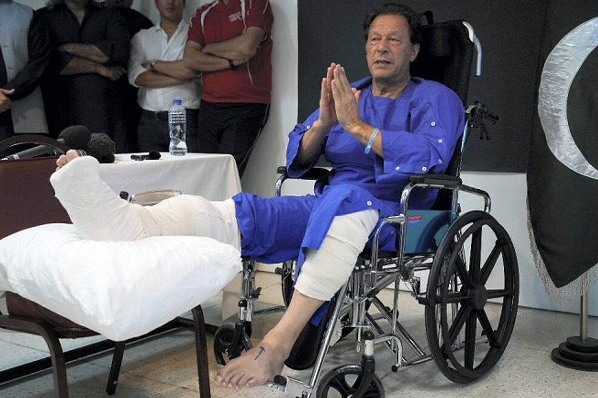 पाकिस्तानका पूर्वप्रधानमन्त्री खान डिस्चार्ज