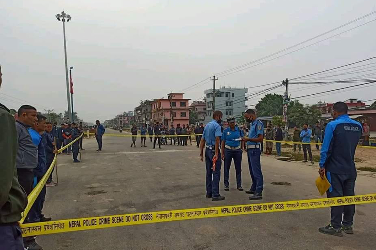 टीकापुरमा बसबाट खसेर एक जनाको मृत्यु