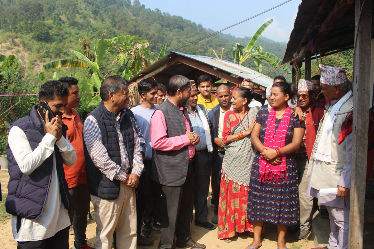 विकट क्षेत्रको घरदैलोमा पुगिरहेका पहाडी भन्छन् – नयाँ अनुहारलाई अवसर दिनुस्