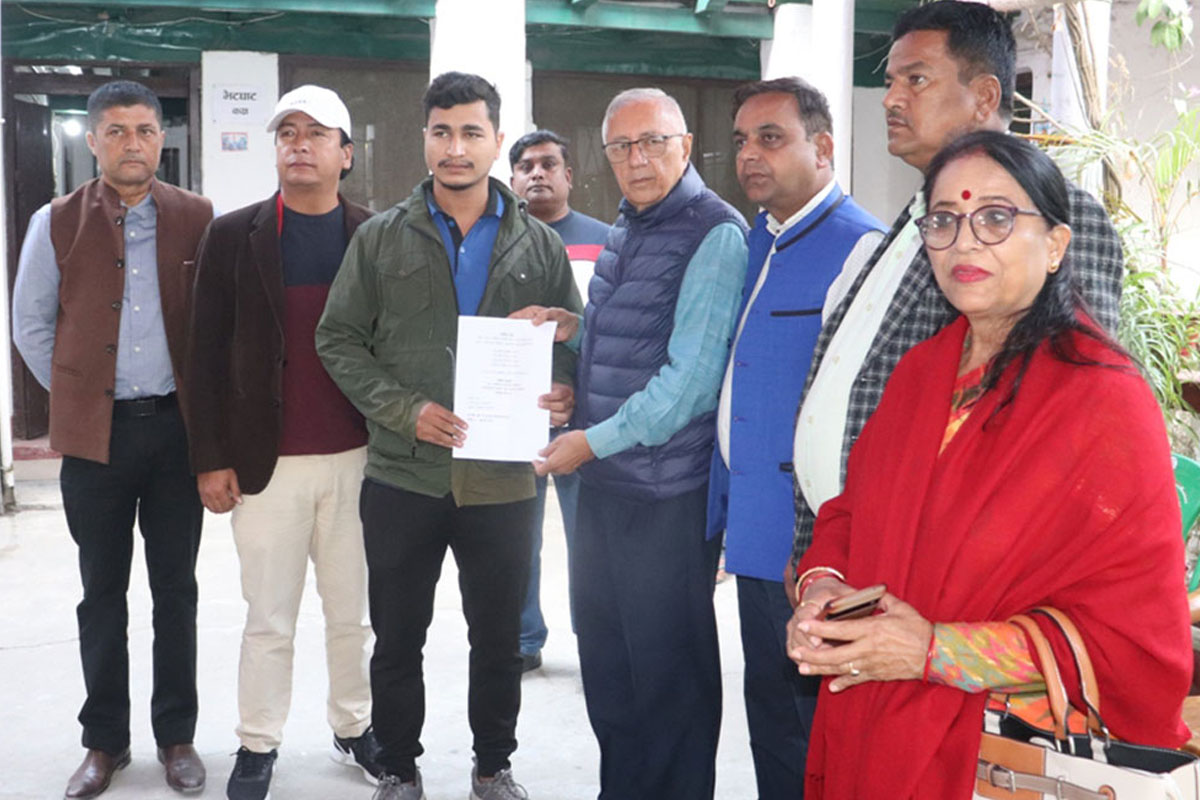 डा. शेखर कोइरालालाई स्वतन्त्र उम्मेदवारको समर्थन