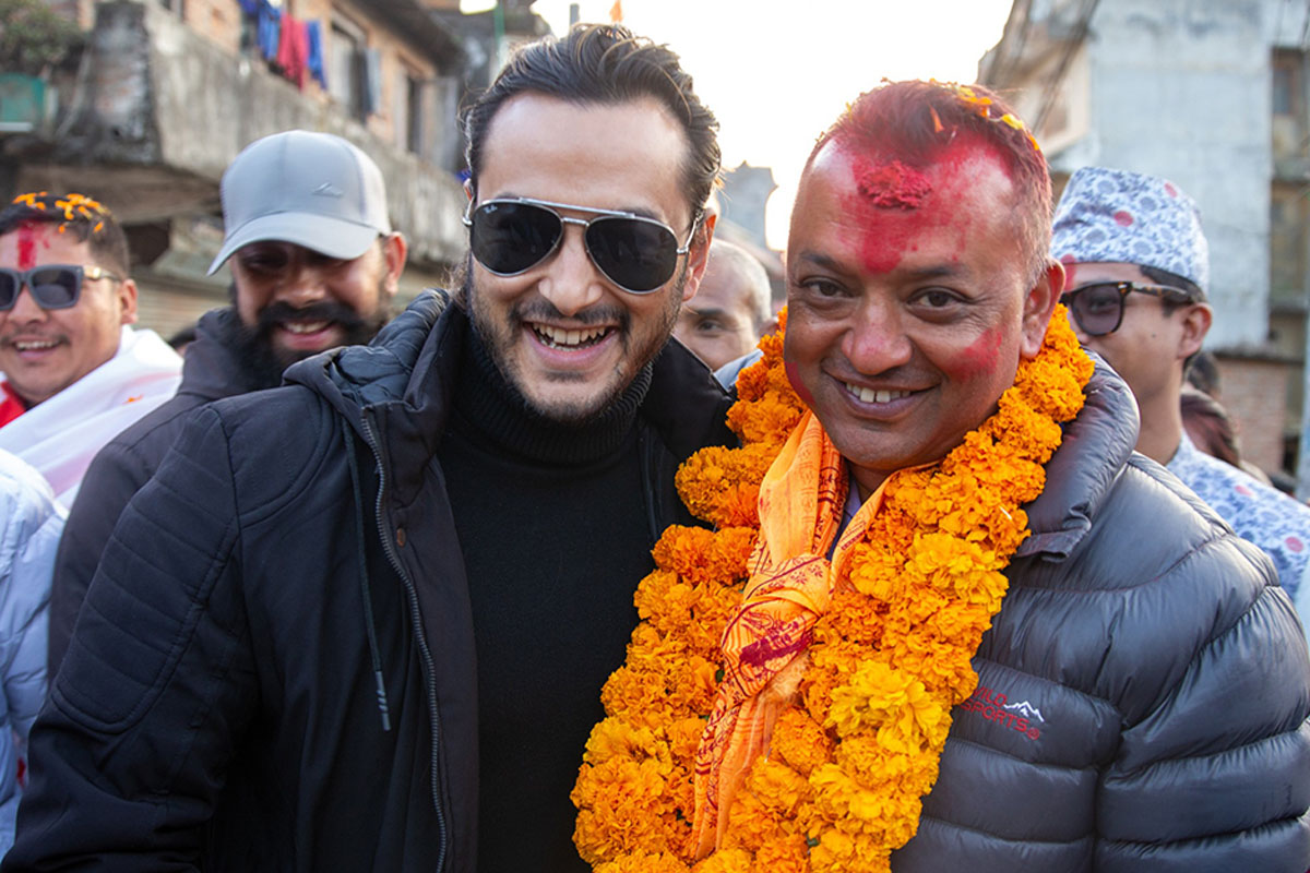 गगन थापालाई भोट माग्दै प्रदीप खड्का