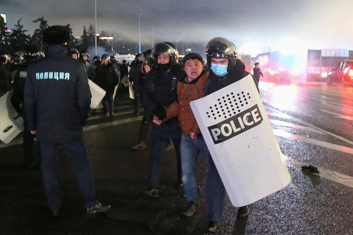 काजकिस्तानमा २०० जना आन्दोलनकारी पक्राउ