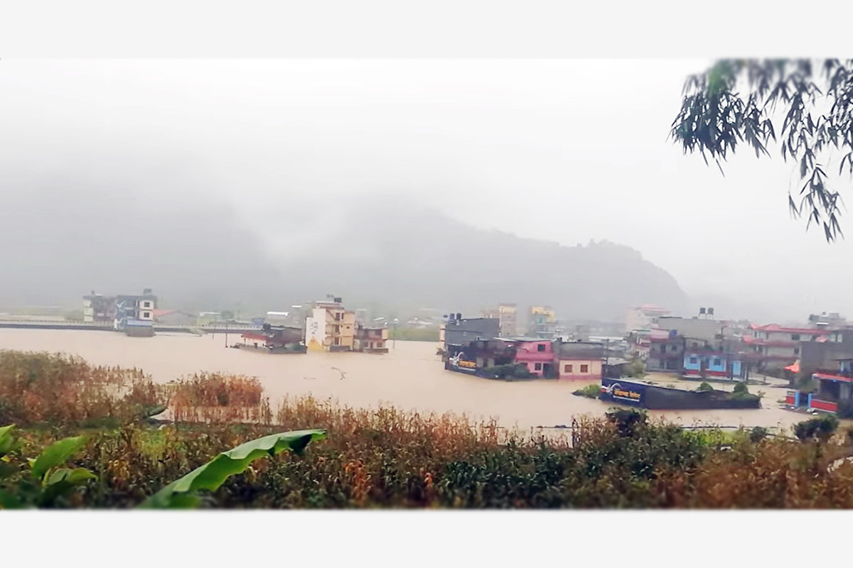 चौरासी नहर फुटेपछि हेम्जाका ३०० बढी घर डुबानमा