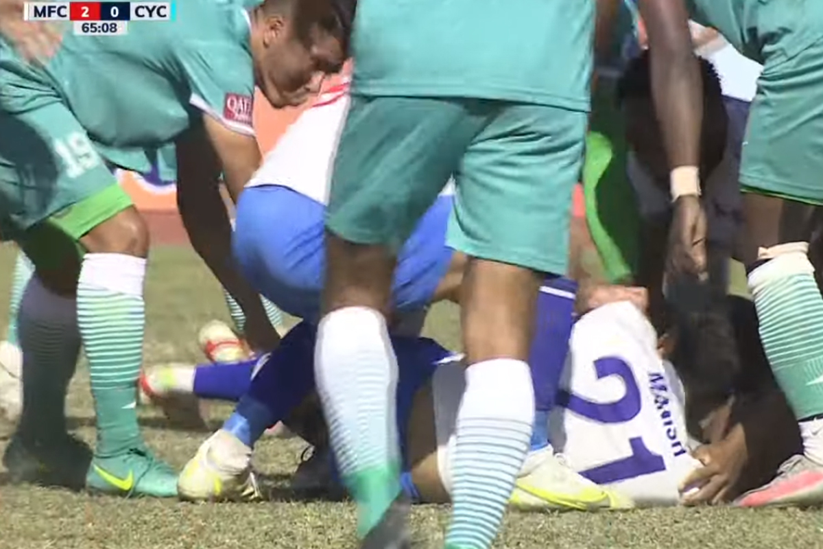 मैदानमै ढले मच्छिन्द्रका फरवार्ड मनिष, उपचारका लागि अस्पताल लगिँदै