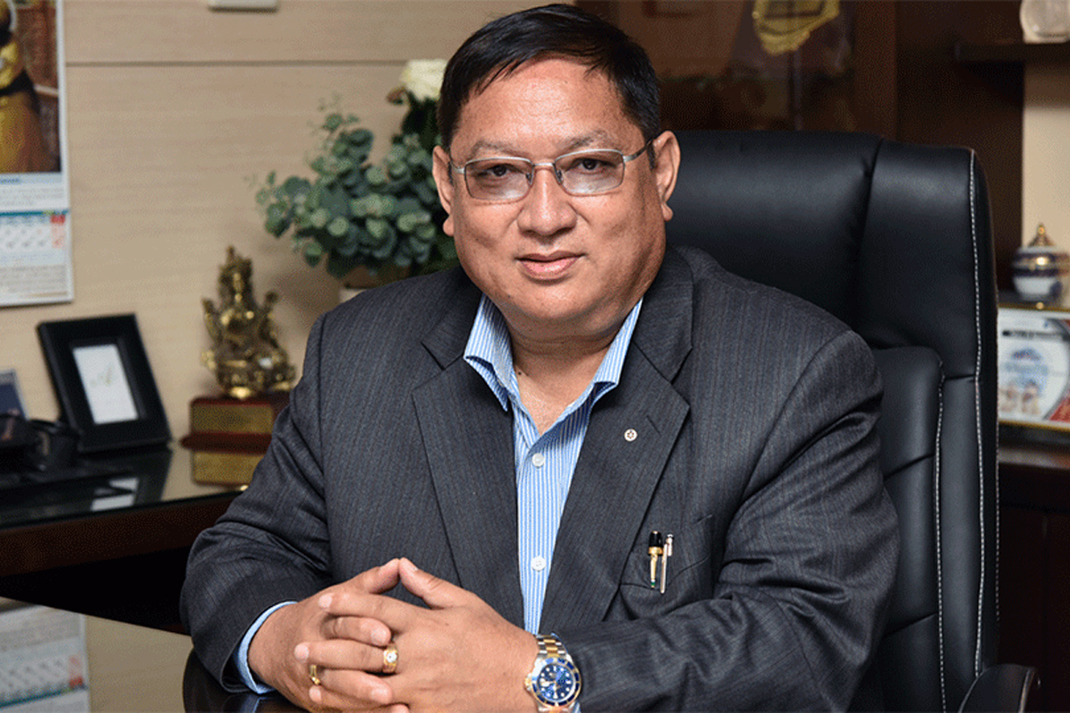 तलब–भत्ता र गाडी सुविधा नलिने स्वास्थ्य राज्यमन्त्री श्रेष्ठको घोषणा, व्यवसायको कार्यकारी पदमा नरहने