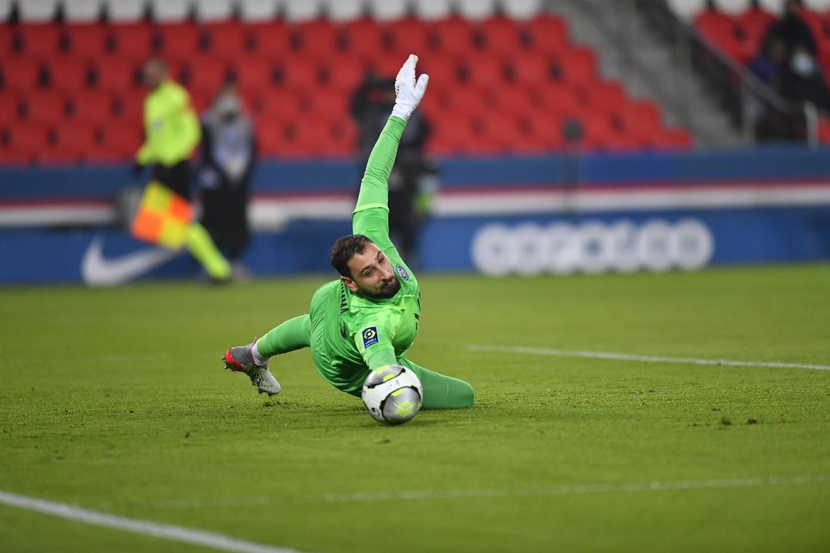 पीएसजीलाई शीर्षस्थानमा ११ अंकको अग्रता