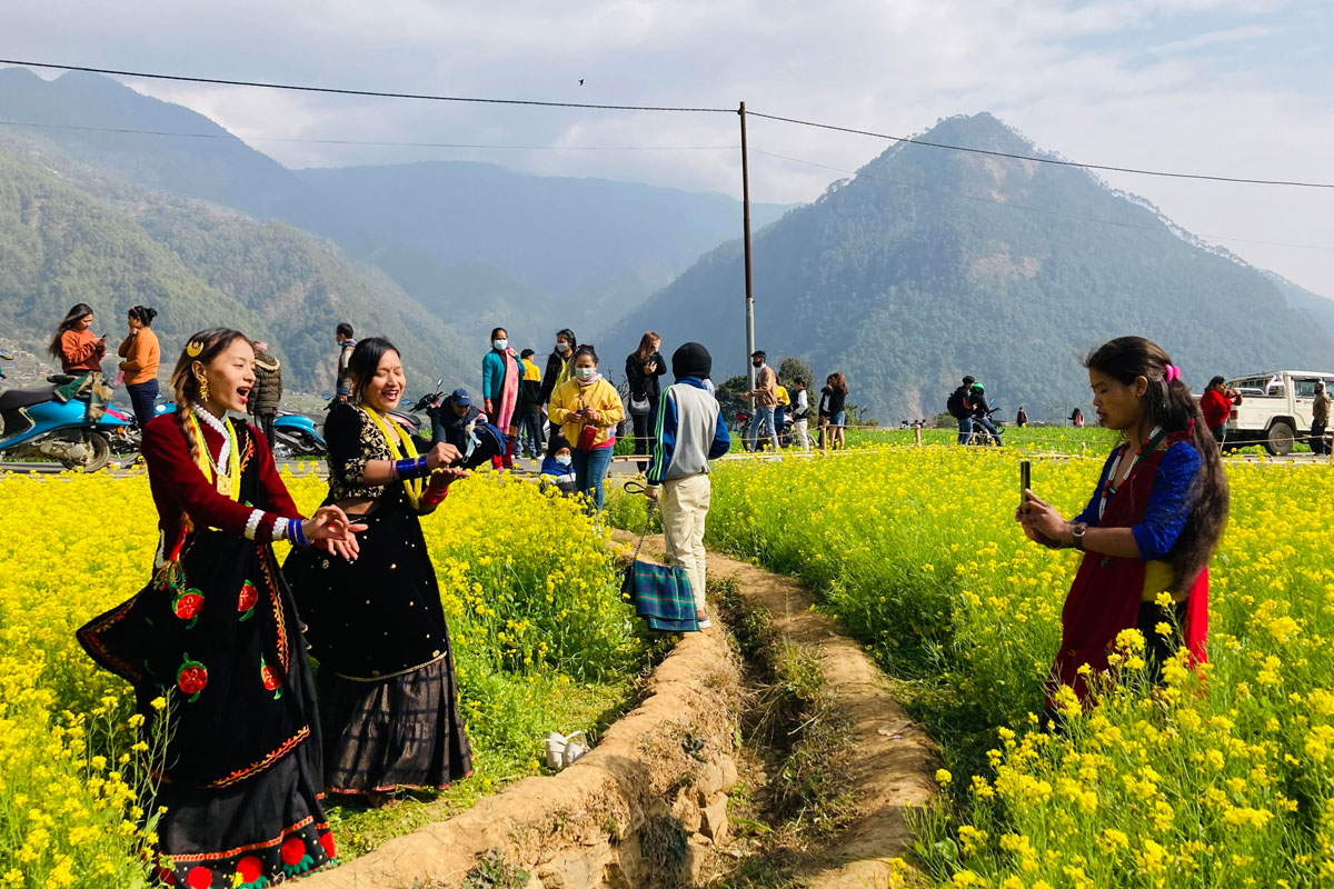 भाइरल तोरीबारीमा थामिनसक्नु भीड, प्रहरी परिचालन