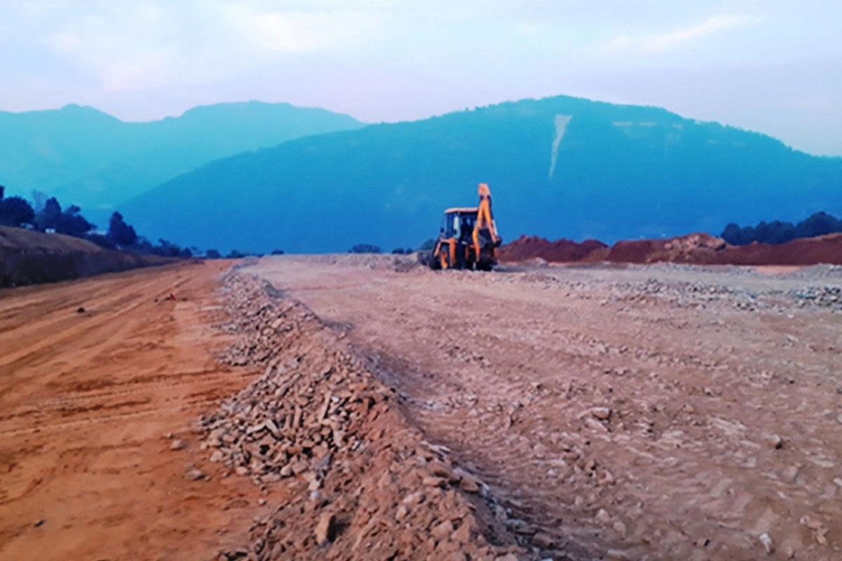 बलेवा विमानस्थलको धावनमार्ग कालोपत्र सुरु