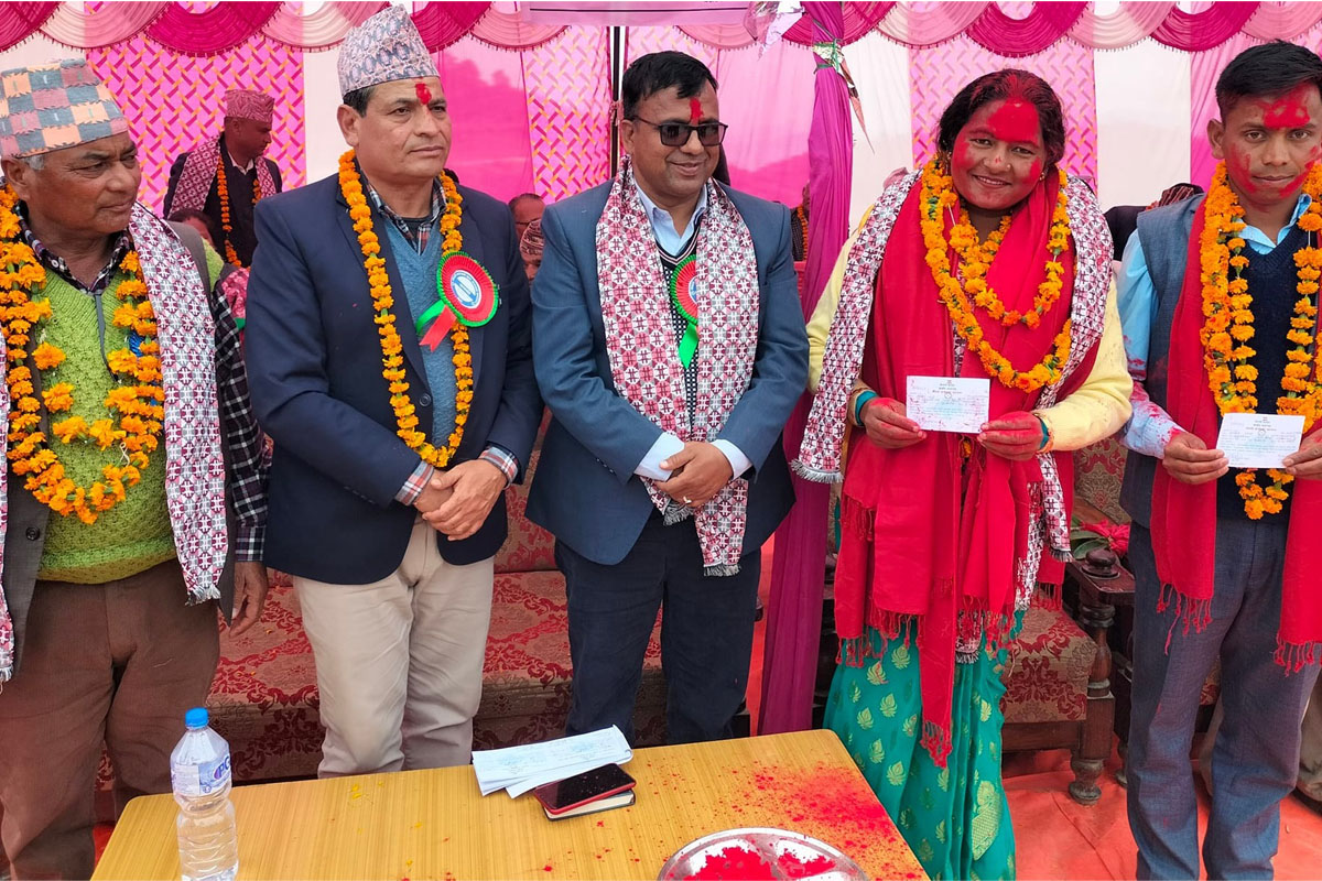 एमालेबाट निर्वाचित गाउँपालिका उपाध्यक्ष कांग्रेस प्रवेश