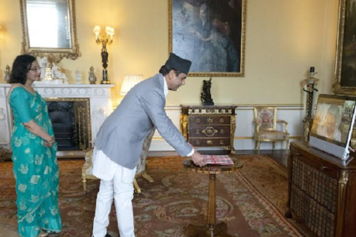नवनियुक्त राजदूत आचार्यद्वारा ओहोदाको प्रमाणपत्र पेश