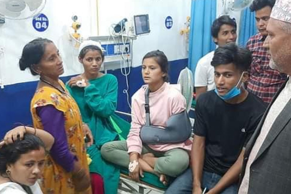 कांग्रेसको विजयी भोजमा हिडेको ट्याक्टर दुर्घटना, १७ जना घाइते