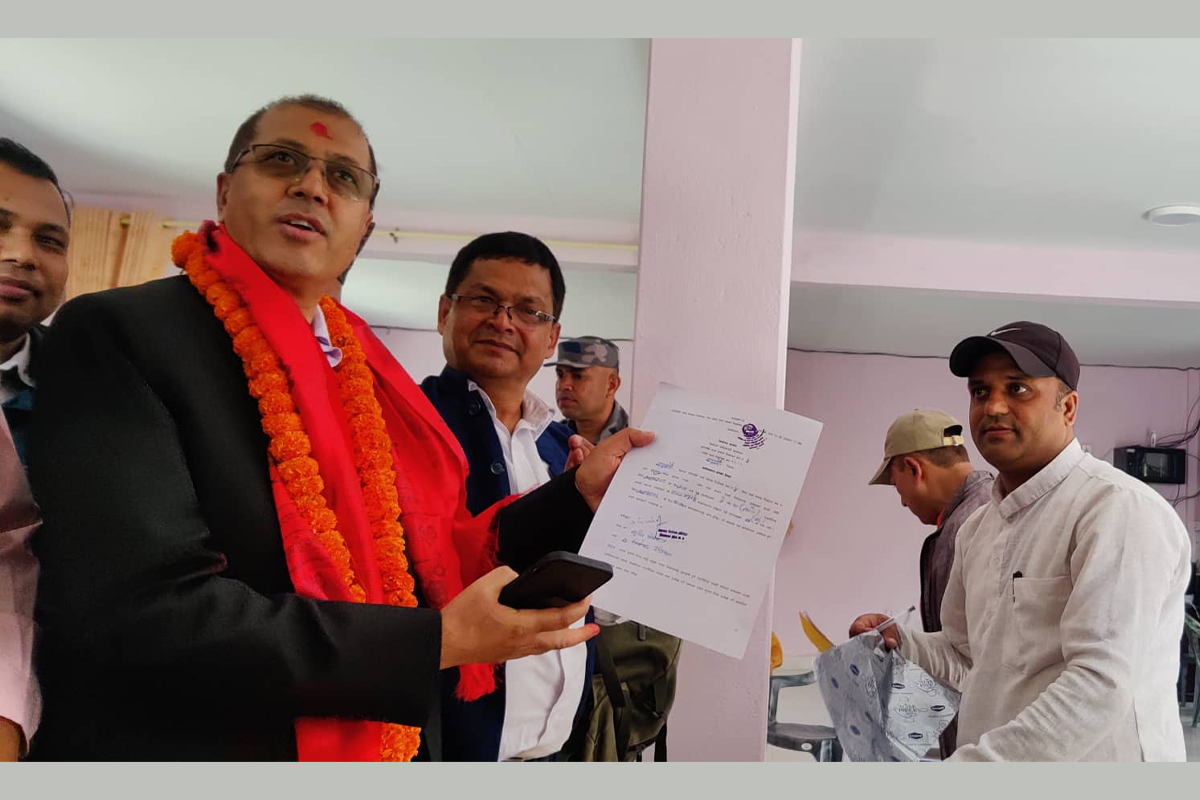काठमाडौं ४ मा राजन भट्टराईले गरे उम्मेदवारी दर्ता