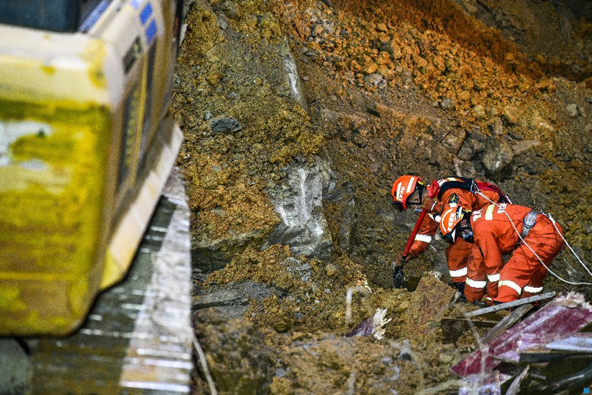 चीनको गुइझोउ प्रान्तमा पहिरो जाँदा पाँच जनाको मृत्यु, ९ बेपत्ता