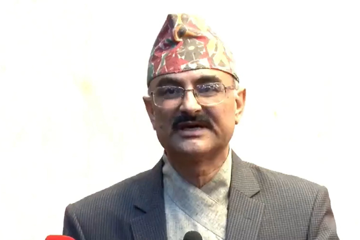 काठमाडौंका मुख्य निर्वाचन अधिकृतको व्यंग्य– मेयरको दाह्री नफुल्दै प्रमाणपत्र दिन सक्यौं