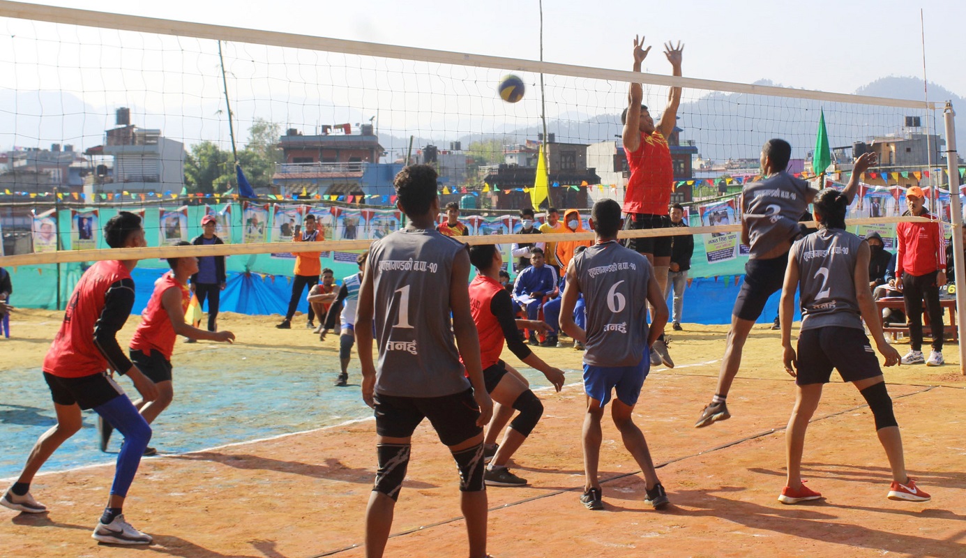 खैरेनीटारमा वडास्तरीय भलिबल