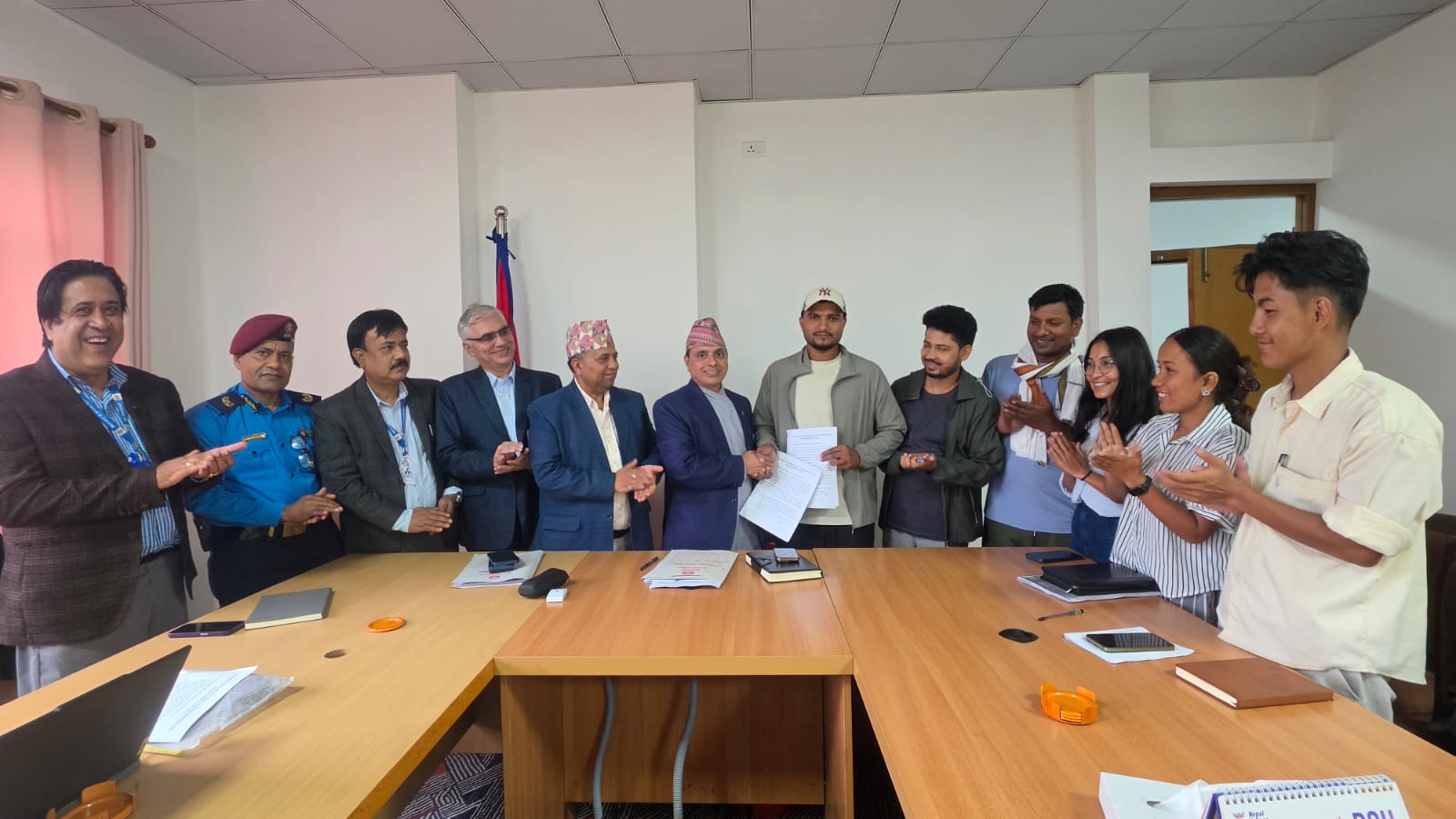 नौ दिनदेखि जारी मिटरब्याज पीडितको आन्दोलन स्थगित