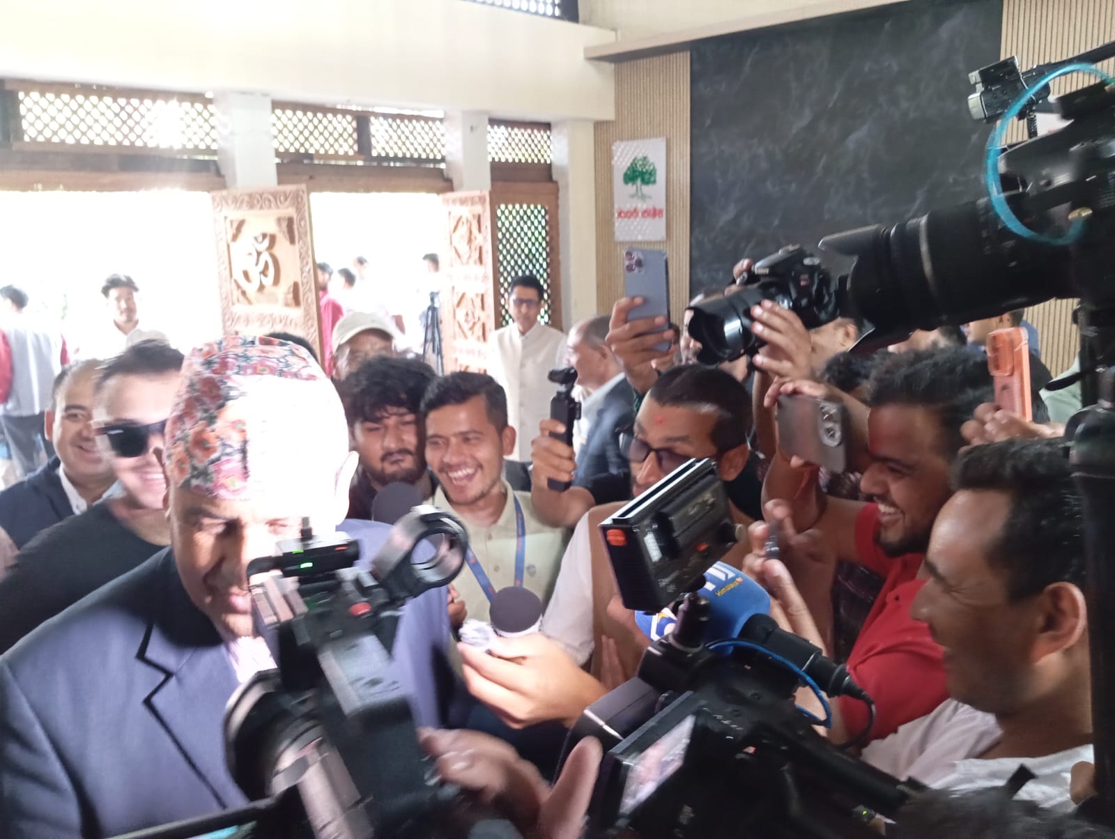 देउवालाई महाधिवेशनमा सहभागी गराउन सबै प्रयास गर्छु : गगन थापा