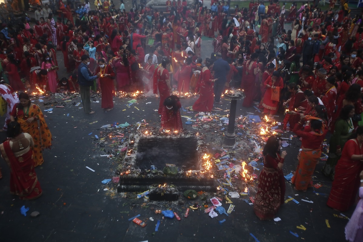 मनाइयो हरितालिका तीज, पशुपतिमा करिब सात लाख दर्शनार्थी
