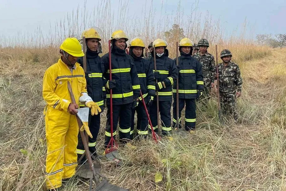 निकुञ्जलाई शुक्लाफाँटामा डढेलो नियन्त्रण तालिम प्रदान