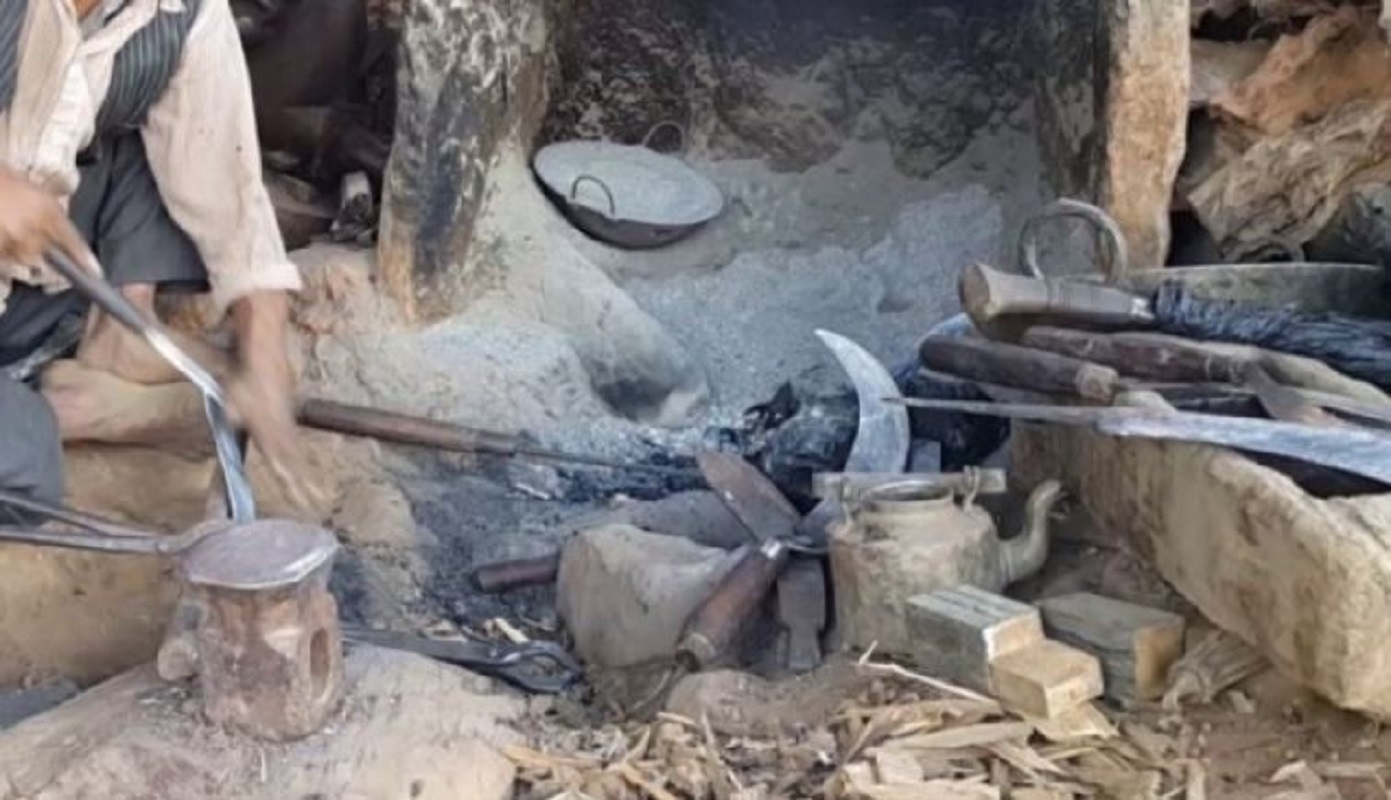 लोप भए टुकी र दियालो, देखिनै छोडे आरन