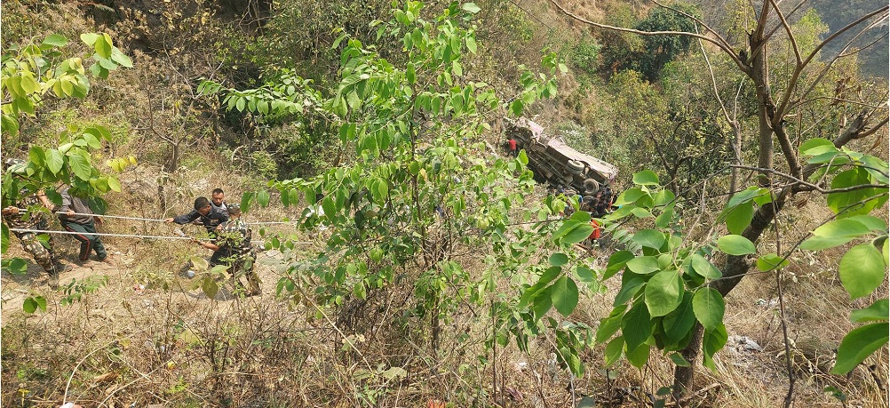 पाल्पामा बस दुर्घटना : एकको मृत्यु, ११ जना घाइते