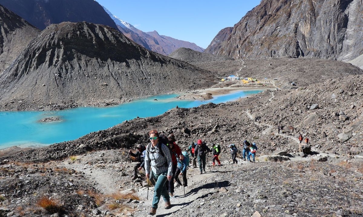 अन्नपूर्ण आधार शिविर पर्यटकले गुलजार