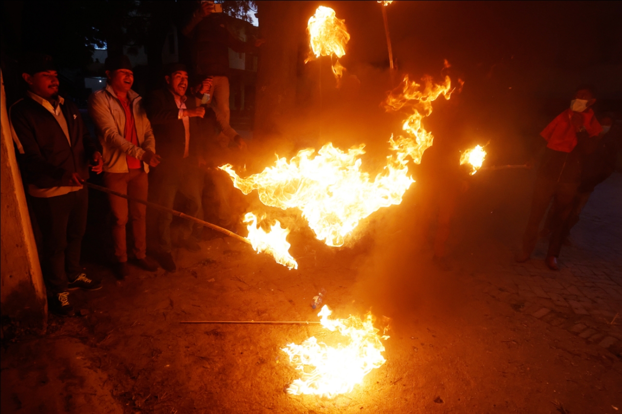 मूल्यवृद्धिविरुद्ध अनेरास्ववियुको मसाल जुलुस [फोटो फिचर]