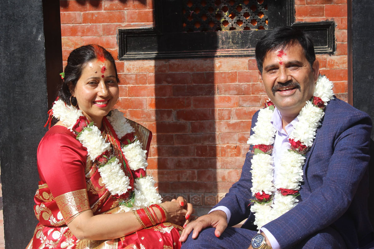 दोश्रो बिहे सार्वजनिक गर्दै मनोजले भने– परपीडक ट्रोल र भिडियो नबनाइदिनु होला