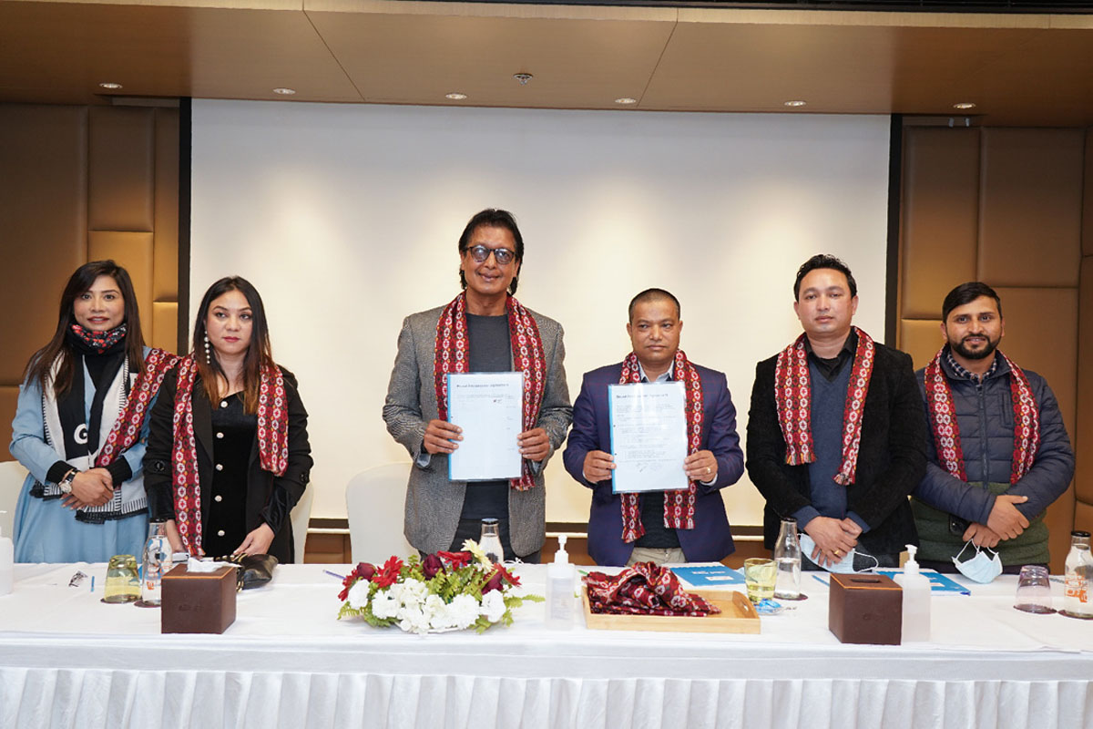 एपोलो पेन्ट्सको ब्रान्ड एम्बास्डरमा राजेश हमाल