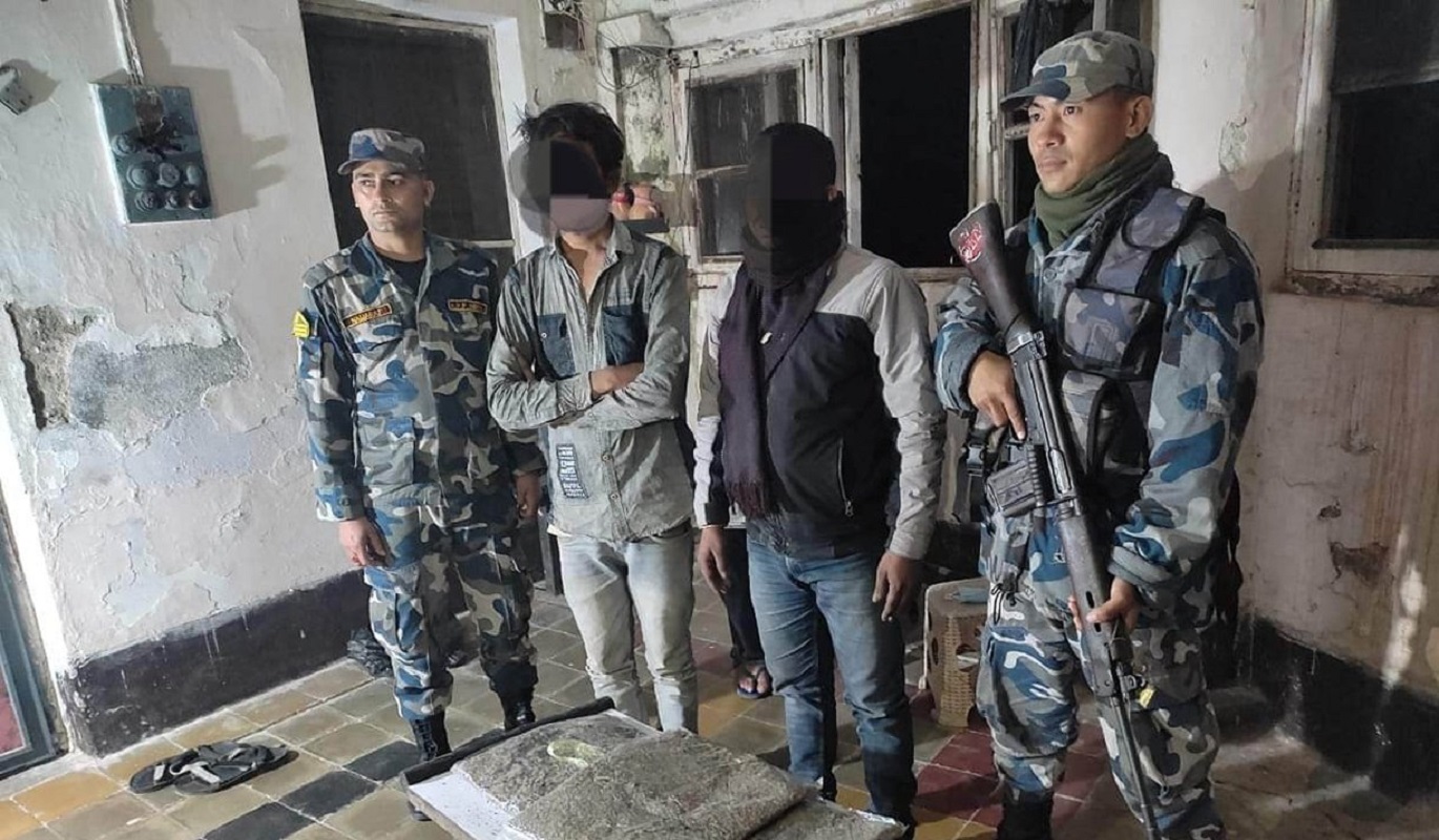 तीन किलो गाँजासहित दुई भारतीय पक्राउ