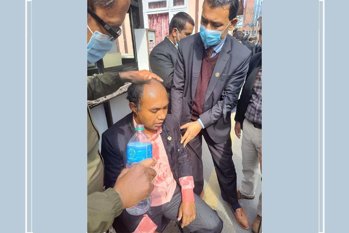 प्रहरी दमनपछि छलफलमा बार, ३ बजे पत्रकार सम्मेलन